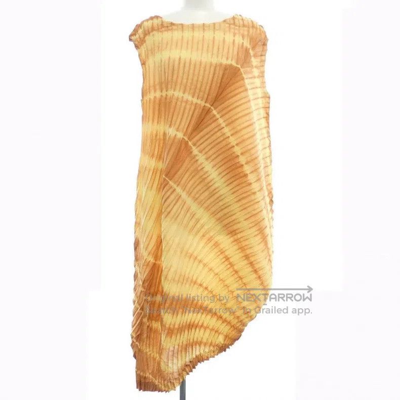 Issey Miyake Issey Miyake Tie Dye Circular Pleat Dress Size M / US 6-8 / IT 42-44 - 1 Thumbnail