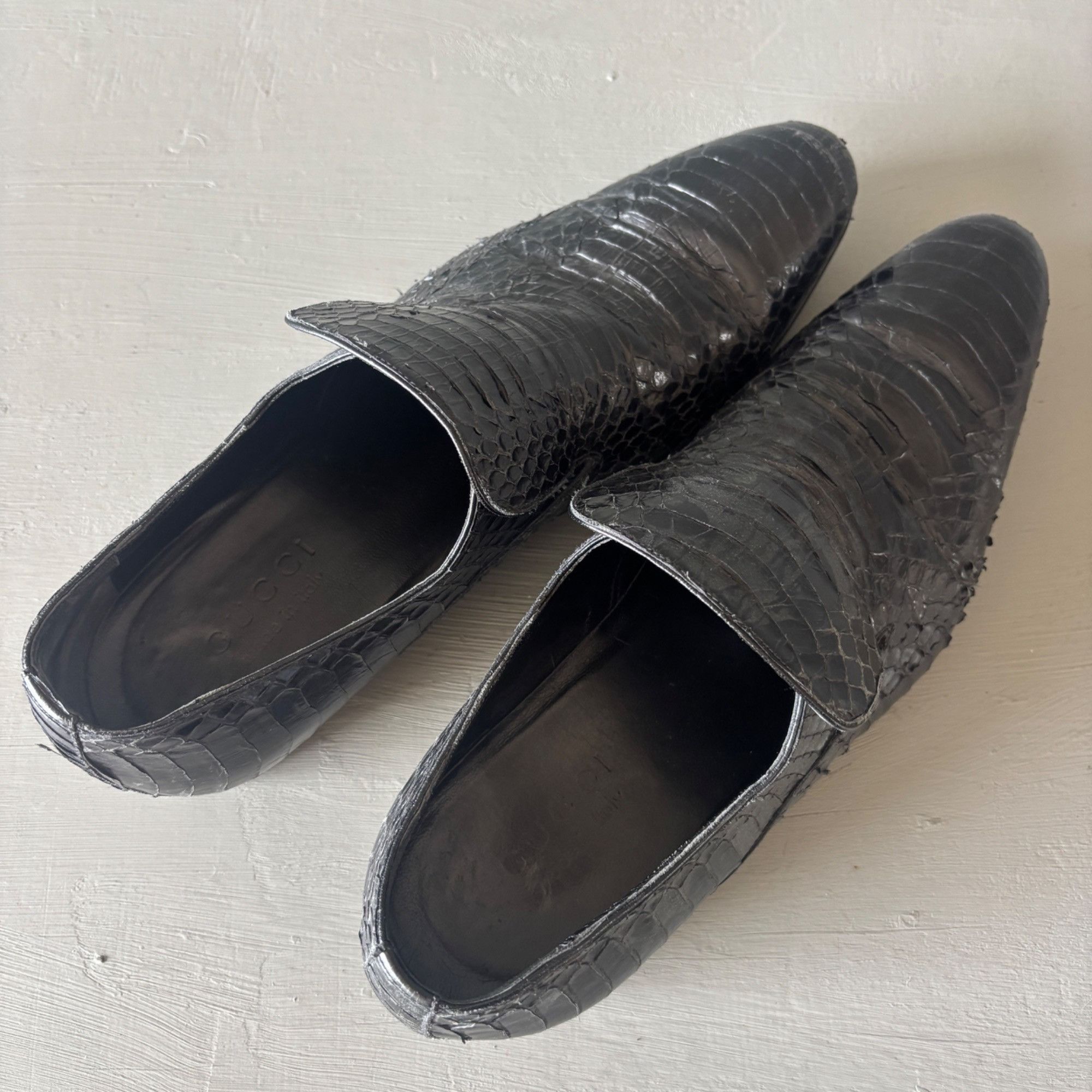 Gucci Vintage Gucci Black Genuine Python Leather Loafers Size 39E Size US 6 / EU 39 - 8 Thumbnail