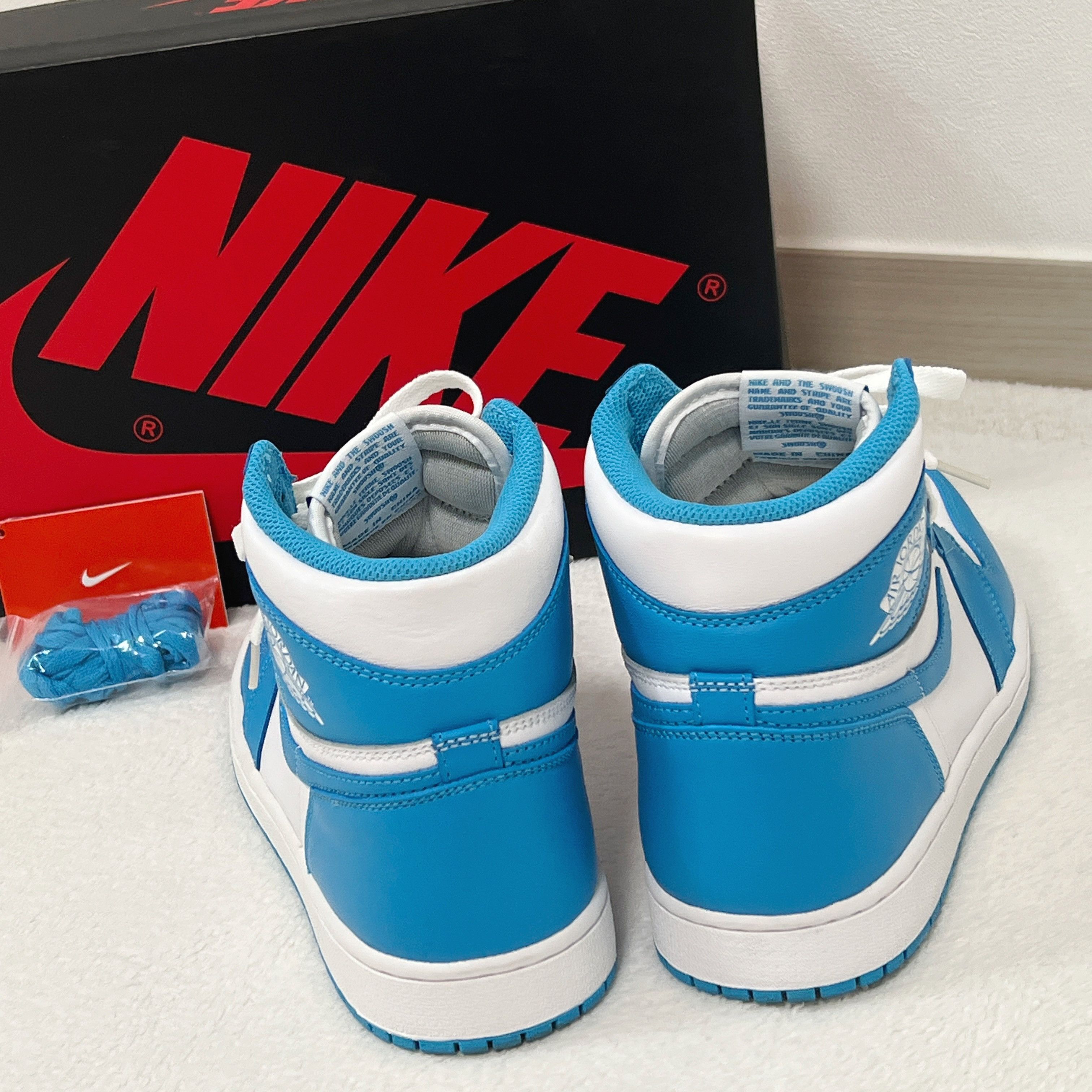 Nike Nike Air Jordan1 Retro High OG UNC (555088-117) Size US 9.5 / EU 42-43 - 4 Thumbnail
