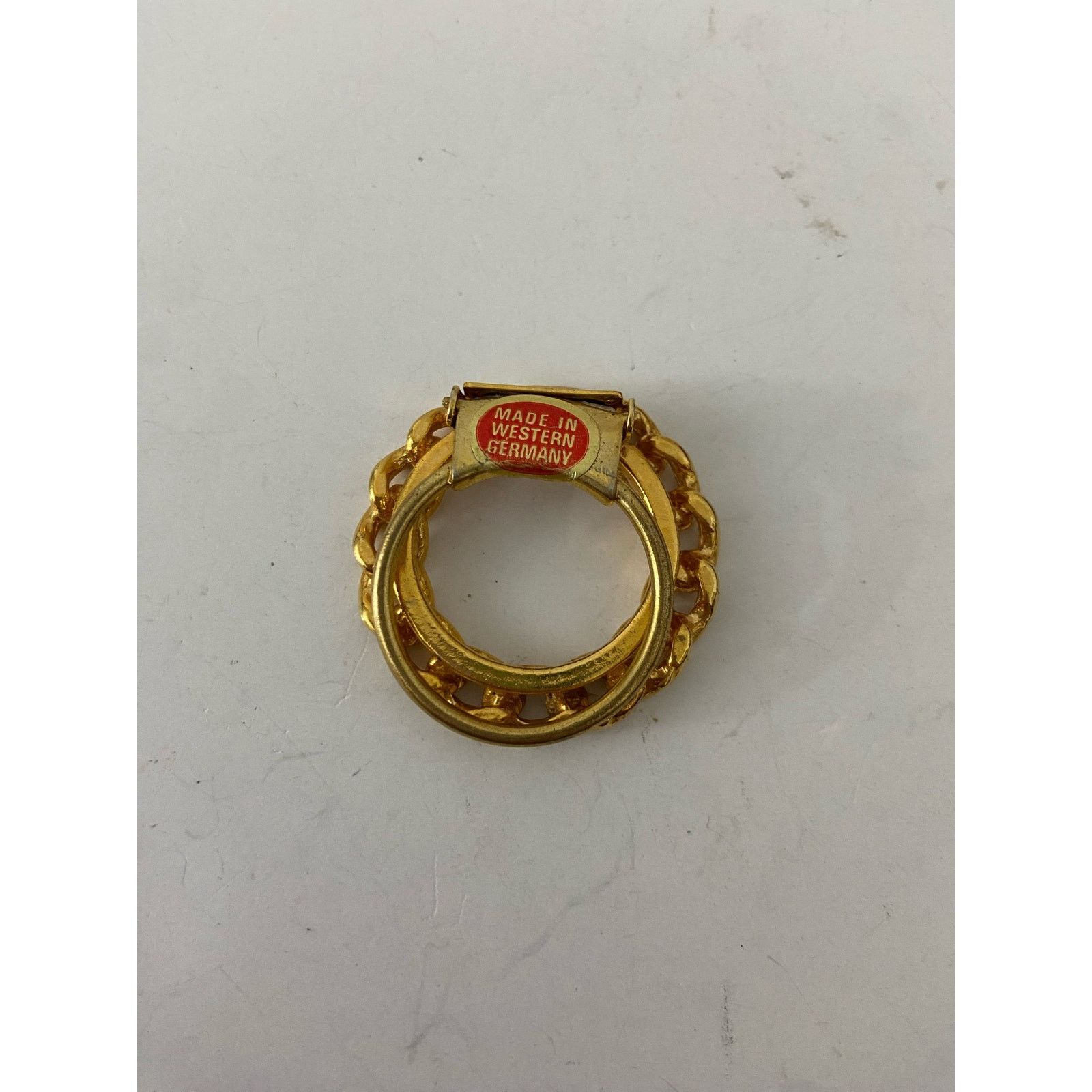 Vintage west Germany gold tone round brooch clip Size ONE SIZE - 2 Thumbnail