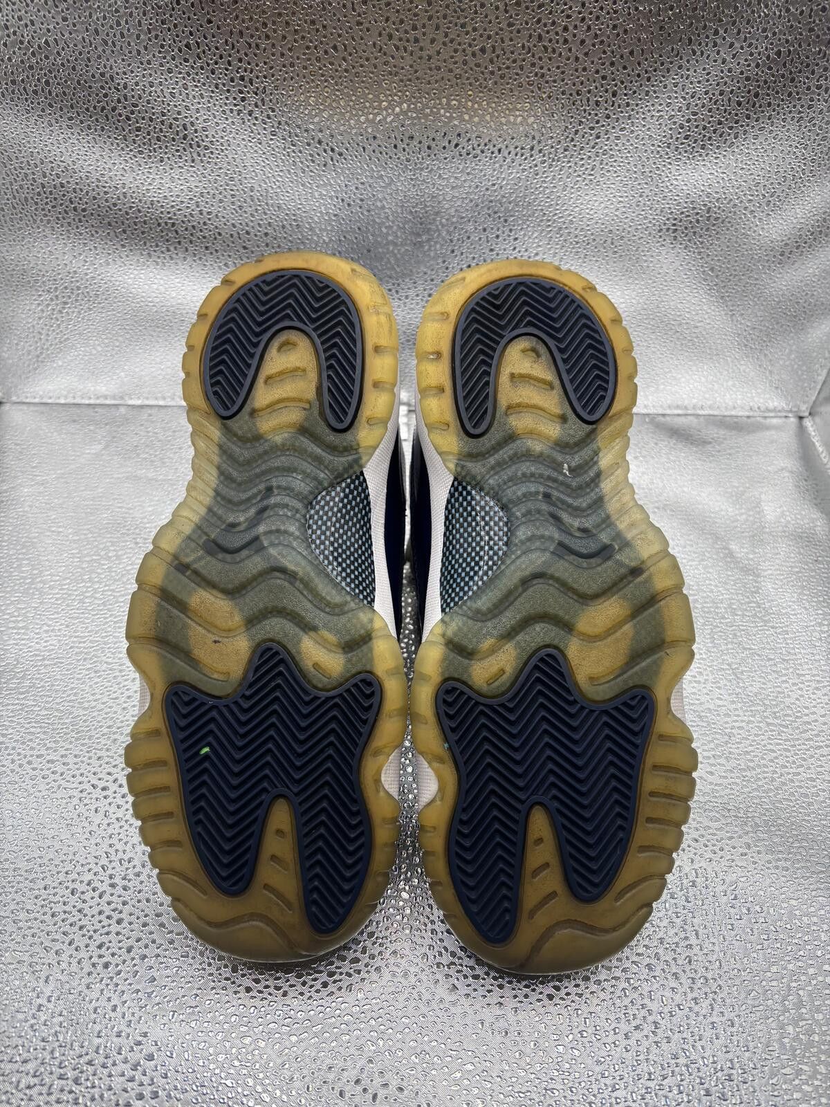 Jordan Brand Air Jordan 11 UNC win like 82 GS Size US 5.5 / EU 38 - 3 Thumbnail
