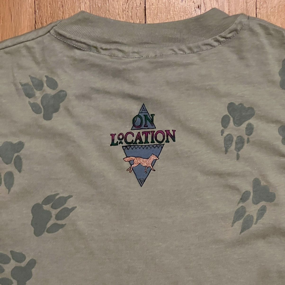 Hanes Vintage 1993 Fox AOP Paws On Location Green XL T Shirt Size US L / EU 52-54 / 3 - 6 Thumbnail