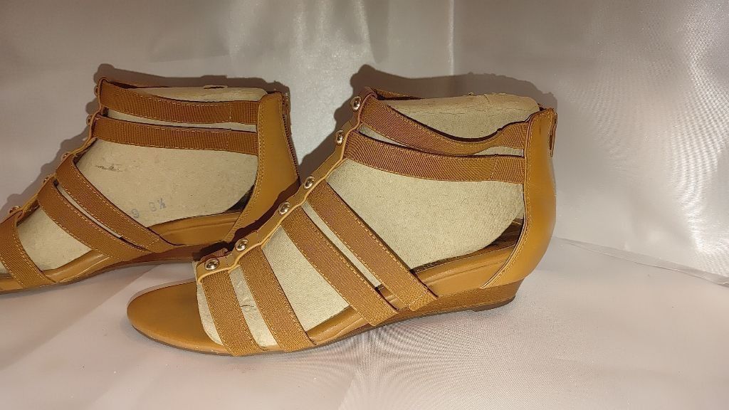 Soffe Sofft Gladiator Sandals Size 9M Size US 9 / IT 39 - 2 Thumbnail
