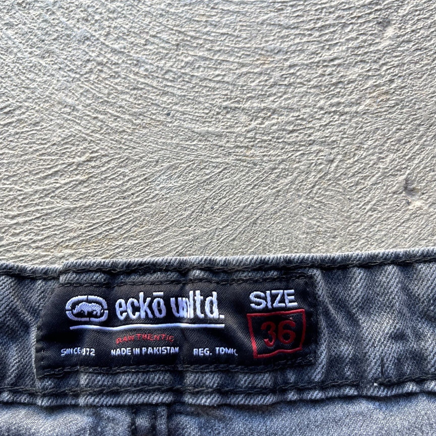 Ecko Unltd. VINTAGE Ecko Unltd Baggy Shorts Bermuda Mens 36 Gray Denim Cotton 90s Grunge Hip Hop Relaxed Inseam 12" Embroidered Pockets Mens Size US 36 / EU 52 - 5 Thumbnail