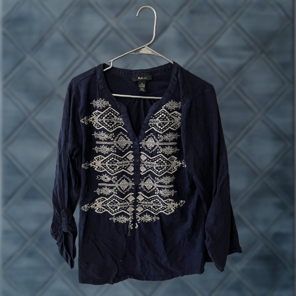 Style & Co VINTAGE Style & Co Blue Long Sleeve Henley T-Shirt XL Paisley Graphic Womens Size XL / US 12-14 / IT 48-50 - 1 Thumbnail