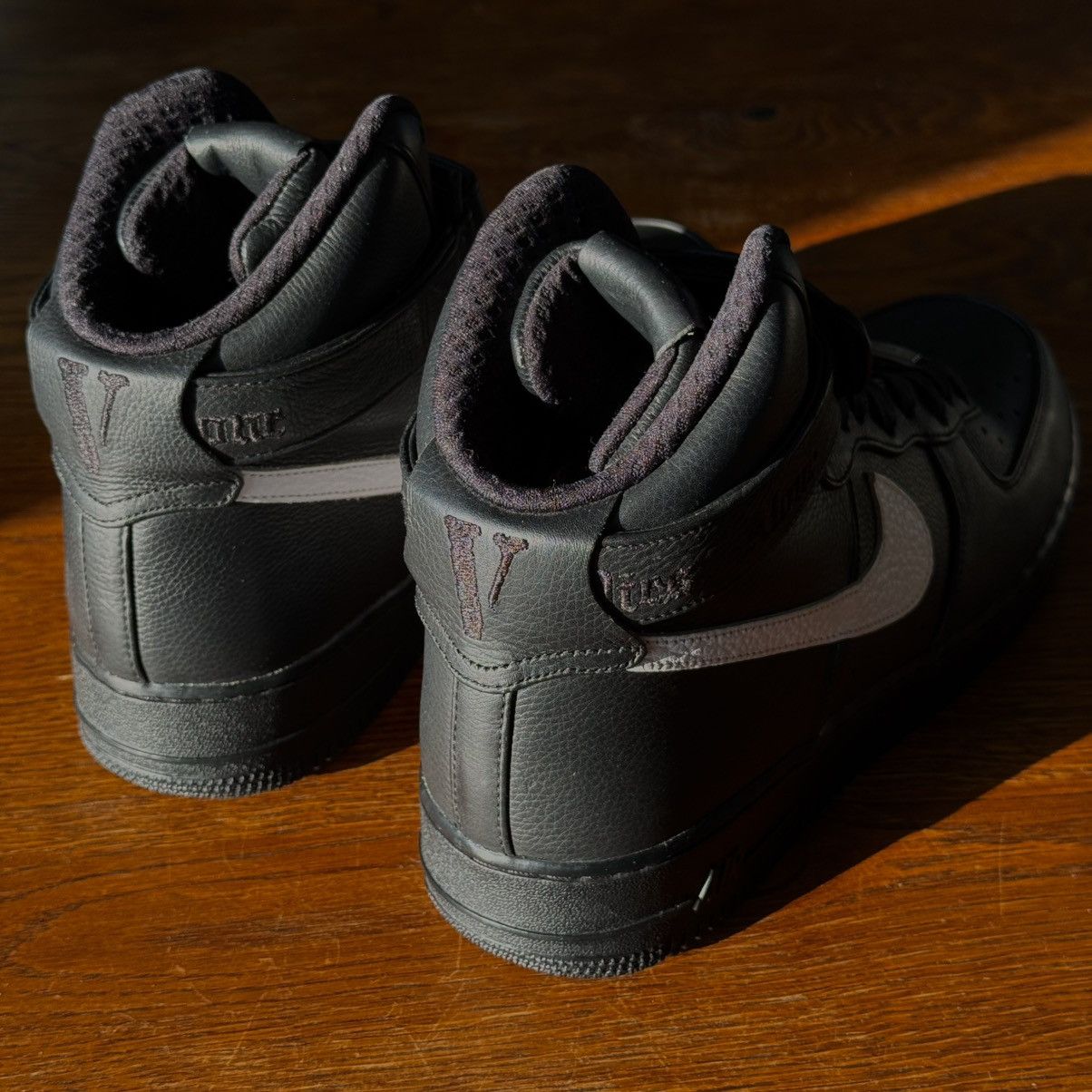 Nike × Vlone Air force Vlone 1/100 friends & family London Size US 10.5 / EU 43-44 - 2 Thumbnail