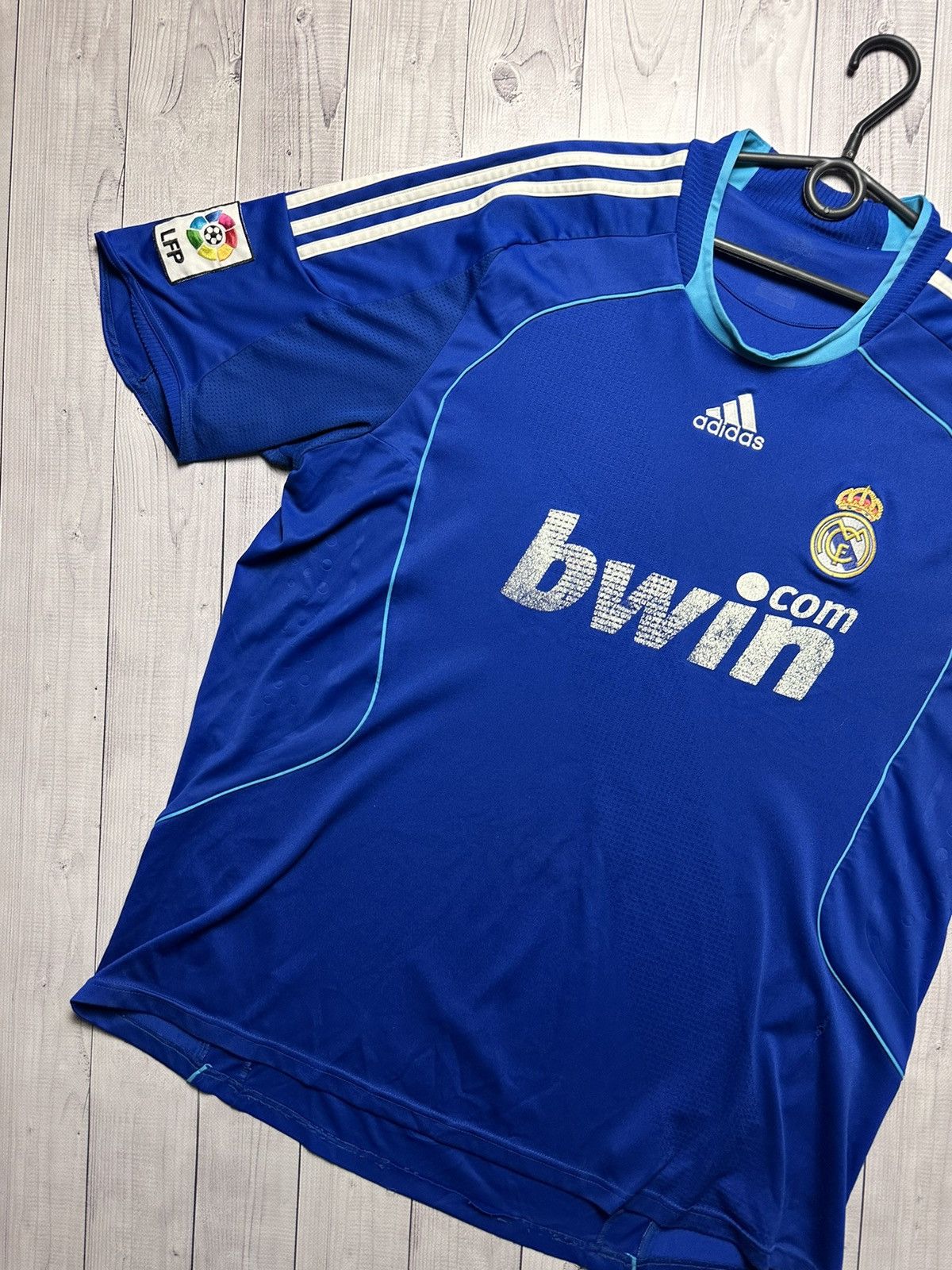 Adidas Vintage Adidas Real Madrid soccer jersey blue rare size XL Size US XL / EU 56 / 4 - 2 Thumbnail