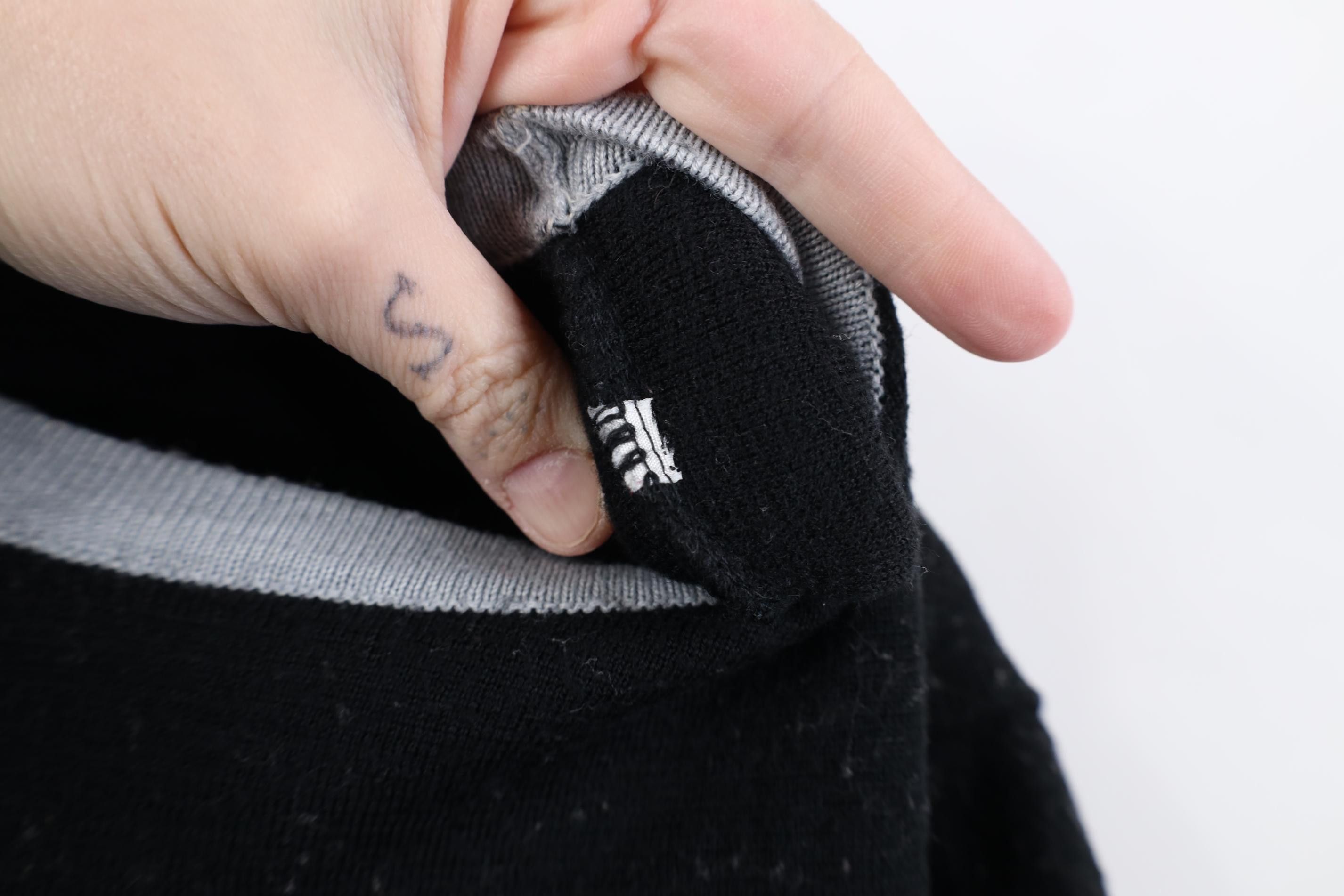 Vintage Vintage 90s Iceberg Jeans Box Logo Wool Knit Sweater Italy Size US L / EU 52-54 / 3 - 8 Thumbnail