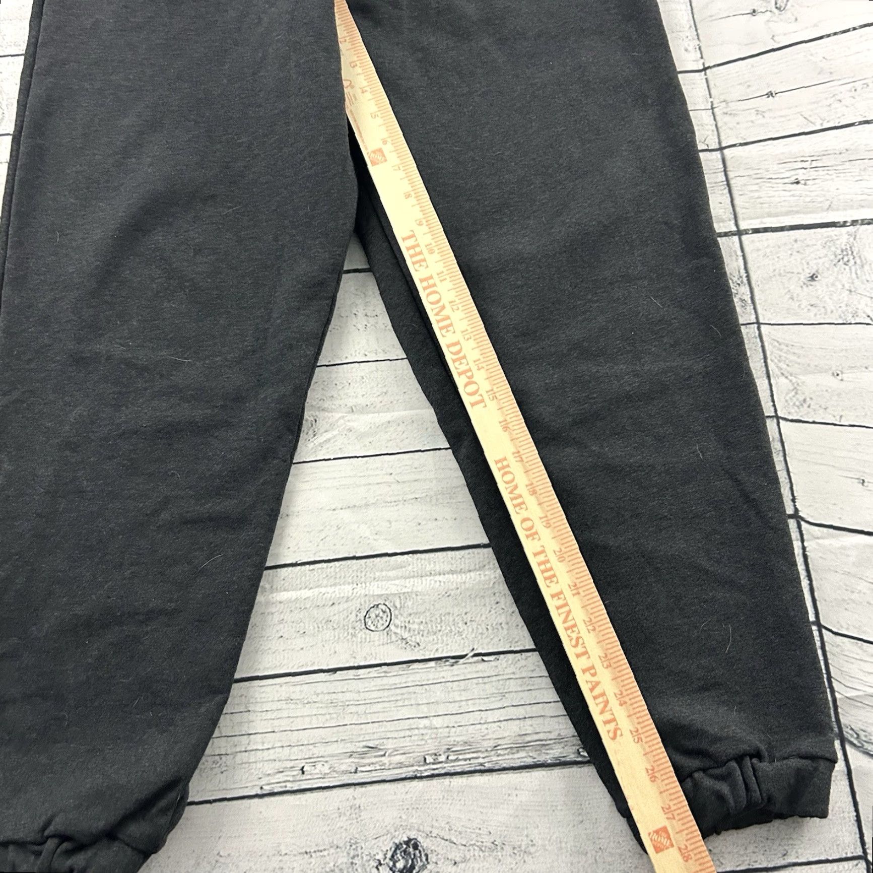 Gymshark Gymshark Sweatpant Joggers Men's M Gray Sweatpants Activewear Pants Short description not included Size US 31 - 3 Thumbnail