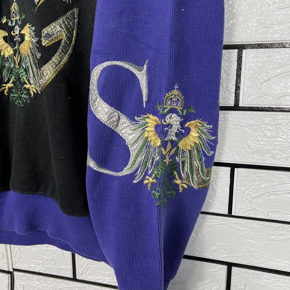 Japanese Brand Vintage Embroidered Big Logo Crewneck Sweatshirt #4176-C191 Size US M / EU 48-50 / 2 - 8 Thumbnail