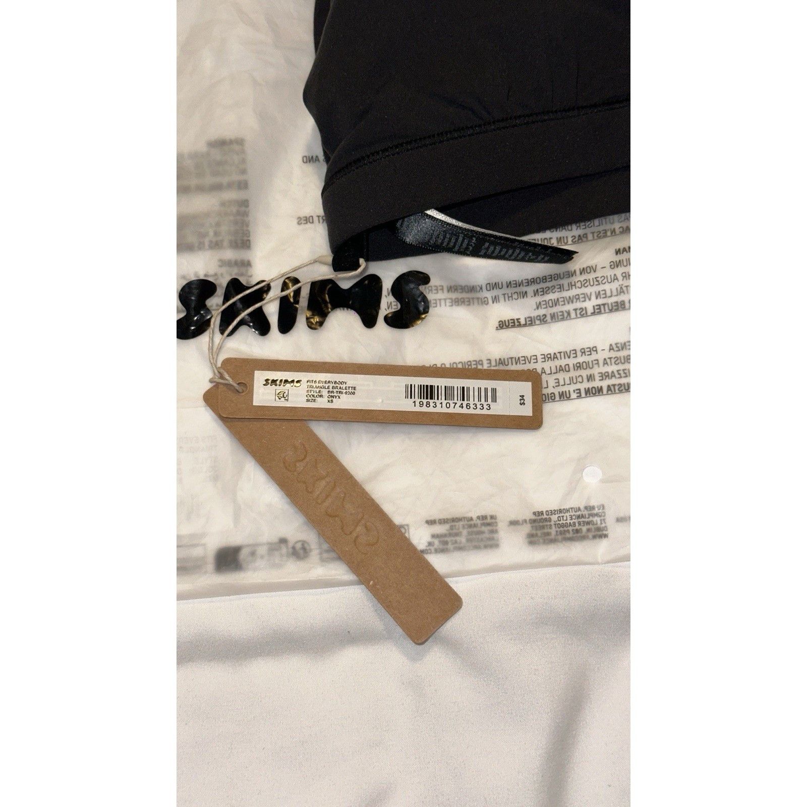 SKIMS NWT SKIMS FITS EVERYBODY TRIANGLE BRALETTE Size ONE SIZE - 4 Thumbnail