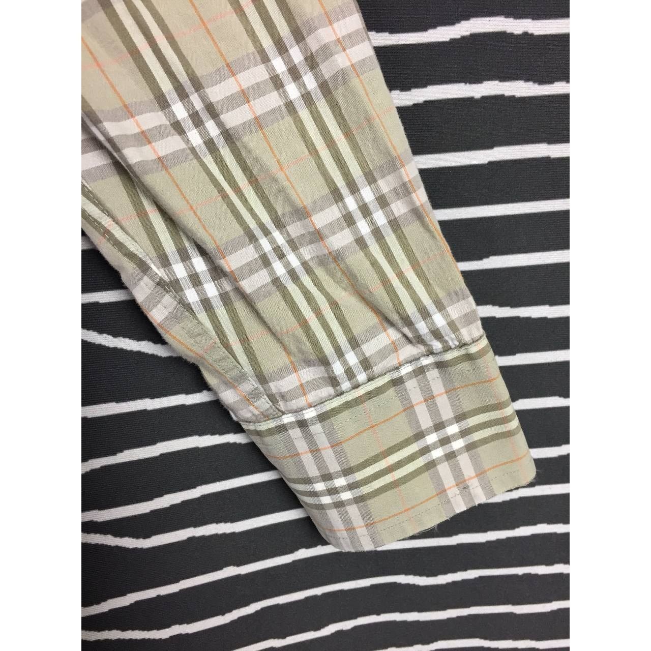 Burberry Burberry London Plaid Button Down Long Sleeve Shirt Size US S / EU 44-46 / 1 - 4 Thumbnail