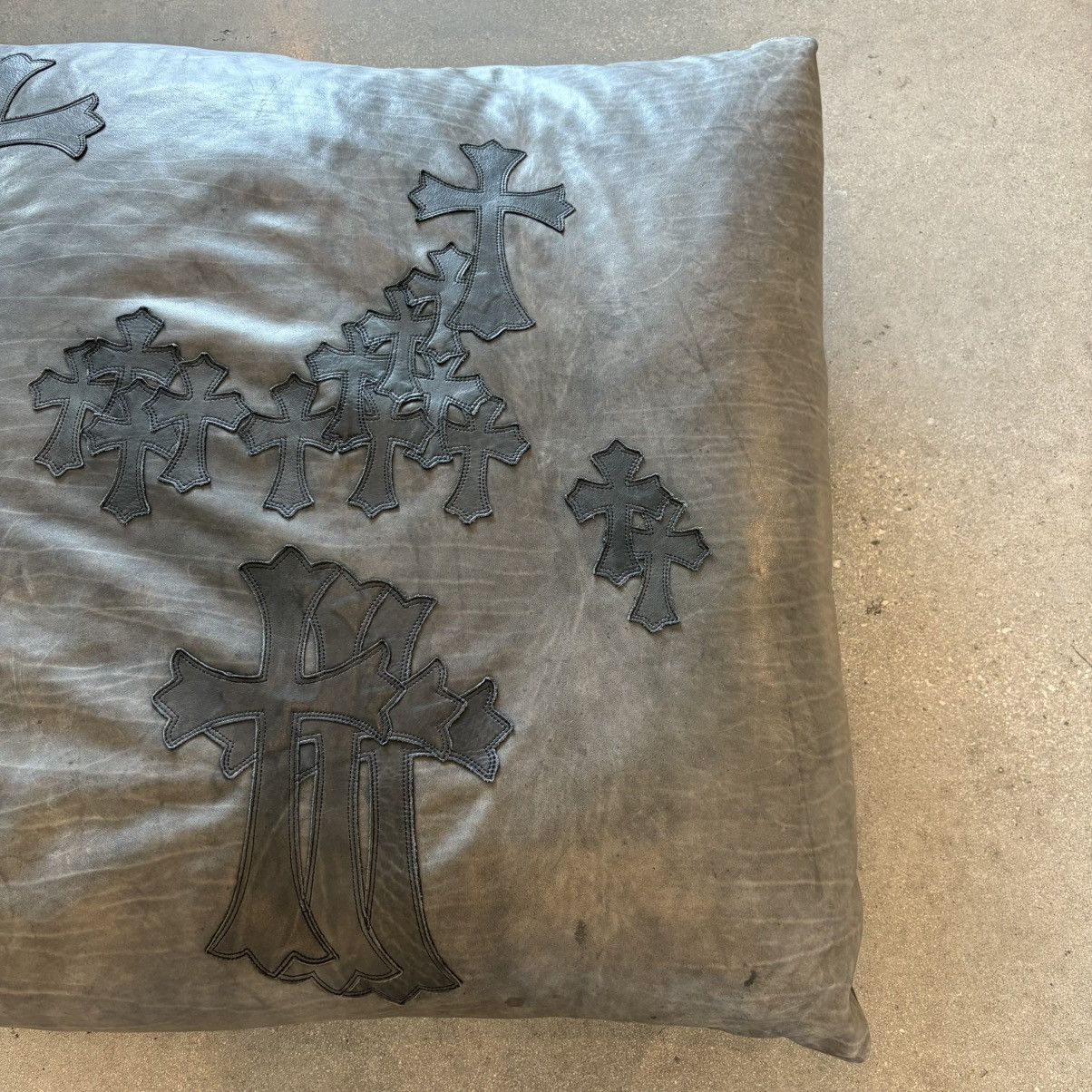Chrome Hearts XXL FLOODED CROSS PILLOW Size ONE SIZE - 6 Thumbnail