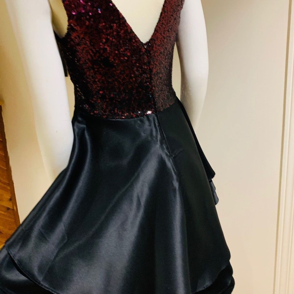 Other Brand New Black dress w Sequinned Red Top Size M Size M / US 6-8 / IT 42-44 - 6 Thumbnail
