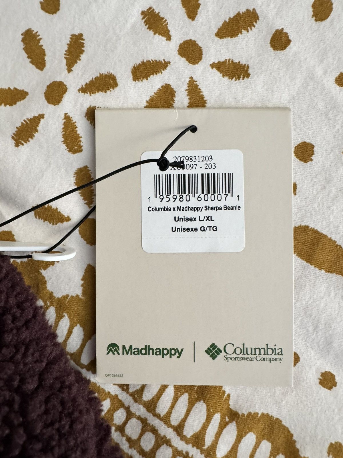 Columbia × Madhappy Madhappy Columbia Sherpa Beanie in Oxblood Size ONE SIZE - 3 Thumbnail