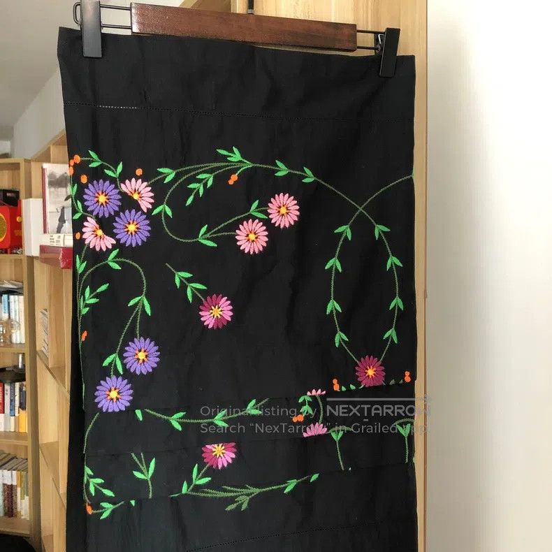 Comme des Garcons Comme Des Garcons size one-size-fits-all Embroidered wrapa Size 25" / US 0 / IT 36 - 4 Thumbnail