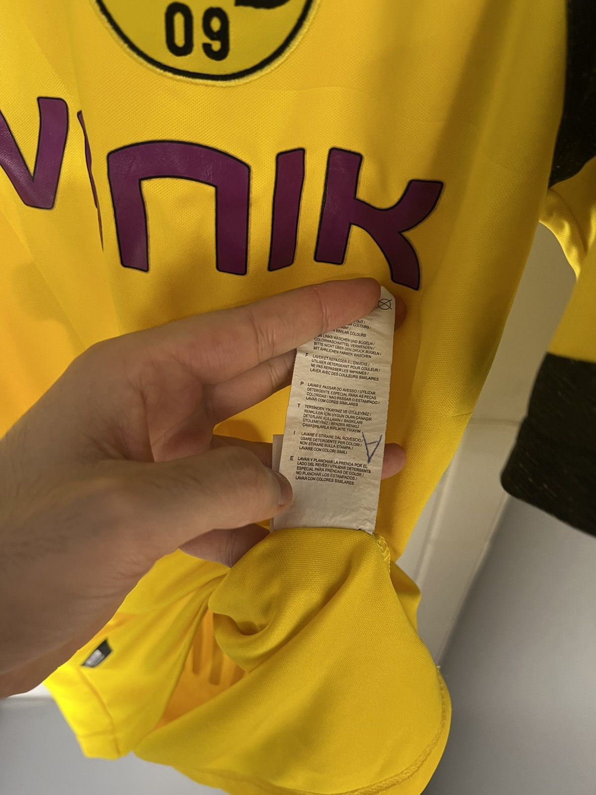 Puma VINTAGE PUMA FC BORUSSIA DORTMUND GERMANY SOCCER JERSEY RETRO Y2K 90s Size US S / EU 44-46 / 1 - 13 Thumbnail