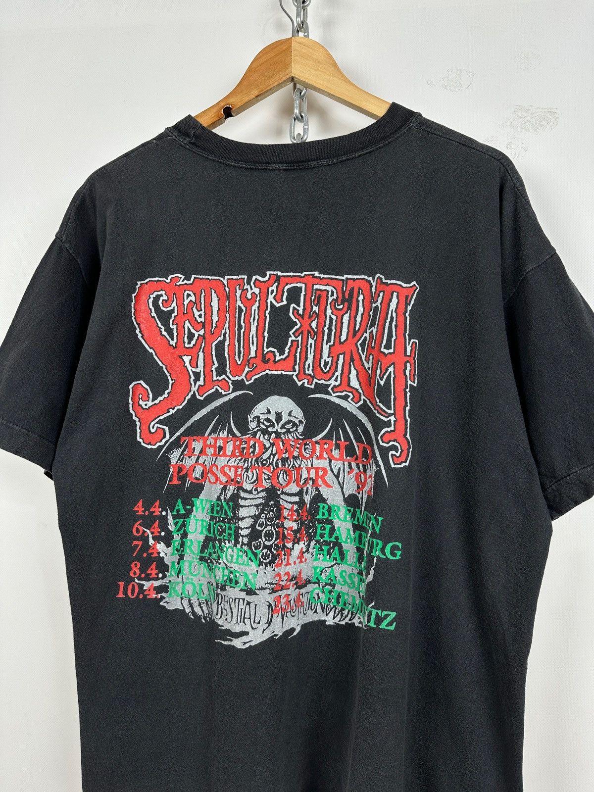 Band Tees 1992 Vintage Sepultura Third World Posse Tour T-Shirt Size US XL / EU 56 / 4 - 13 Thumbnail