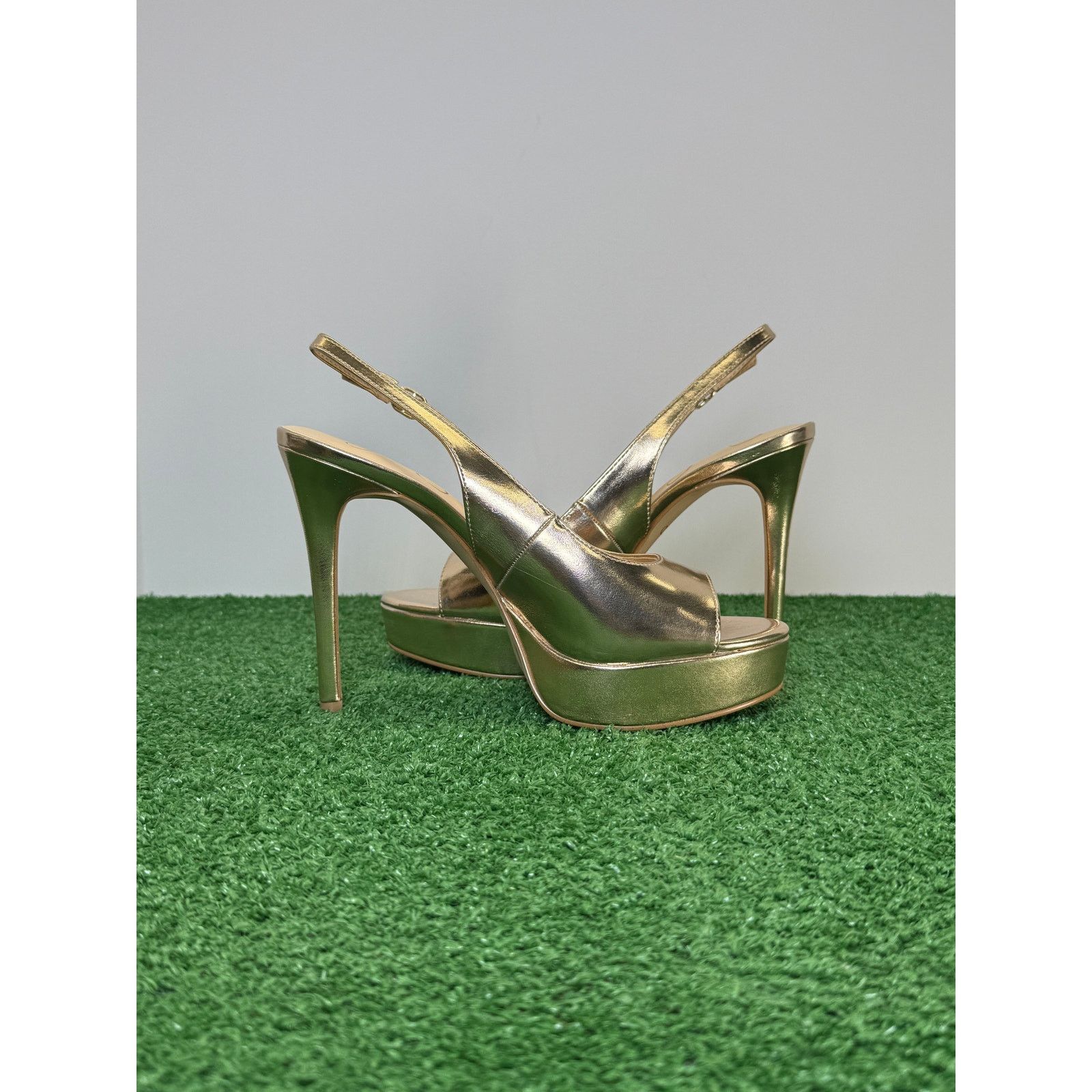 Jessica Simpson Sibilla Patent Heel Champagne SZ 11M