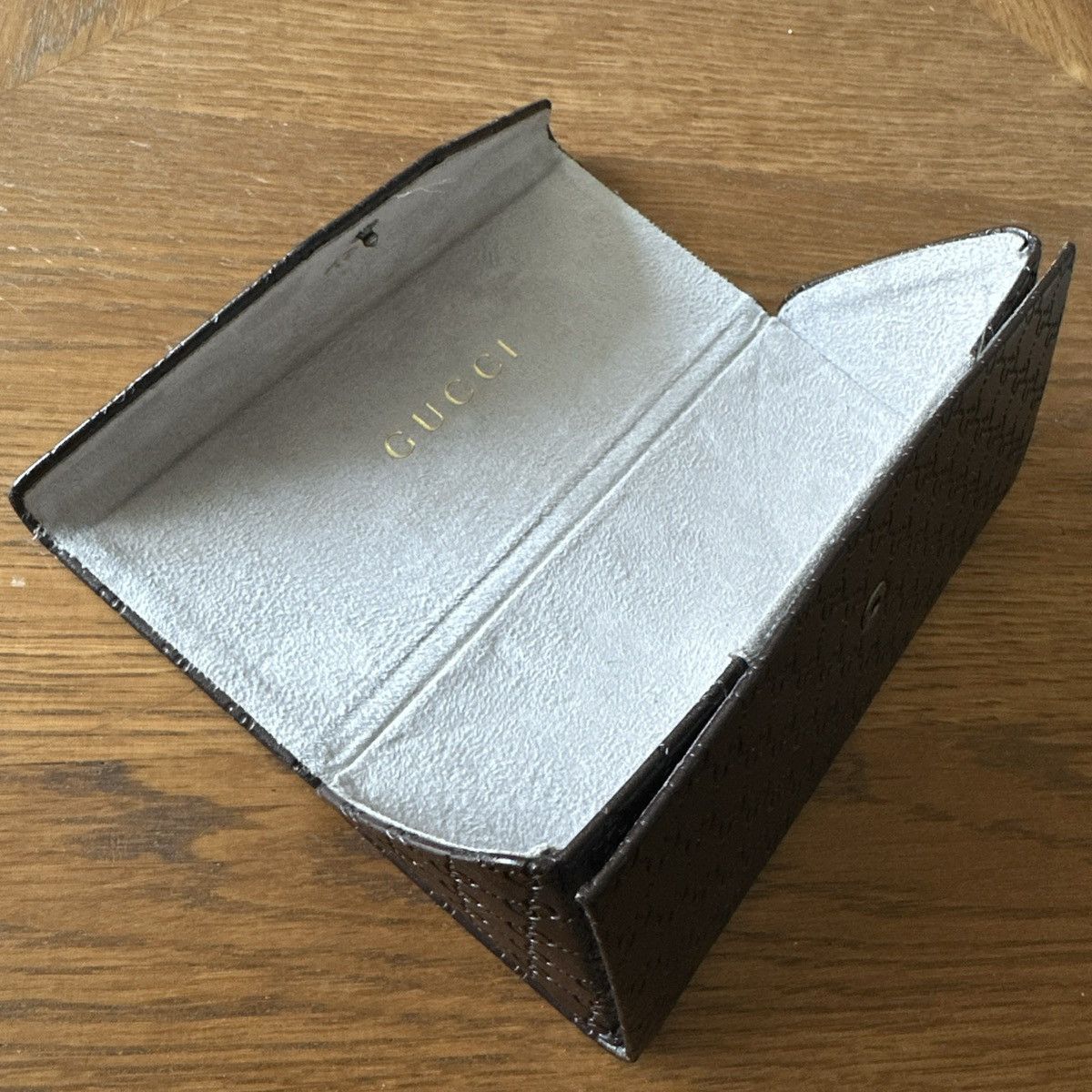 Gucci GUCCI Collapsible Triangular Leather SUNGLASS Case ONLY Size ONE SIZE - 17 Thumbnail