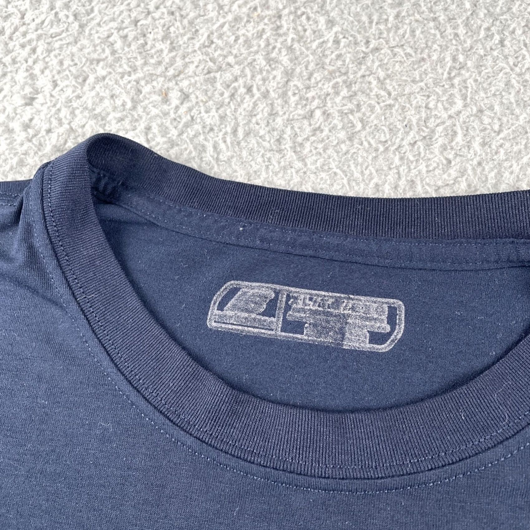 New Balance VINTAGE New Balance XL Race Crew Running Shirt Beverly 2007 Navy Blue Ridge Runner Men T-Shirt Crew Neck Short Sleeve Blue Size US XL / EU 56 / 4 - 6 Thumbnail