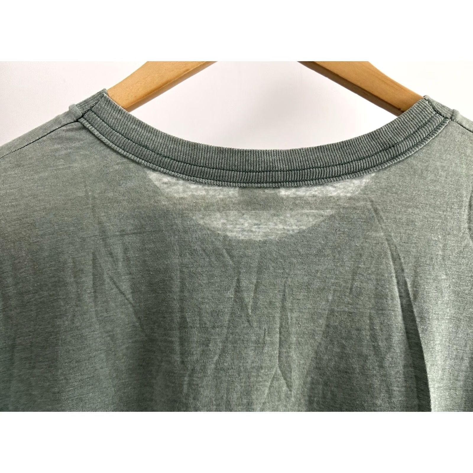 Fruit Of The Loom VTG Gradient Sun Faded Soft Worn Paper Thin Burnout Pocket Blank T-Shirt Size L Size US L / EU 52-54 / 3 - 6 Thumbnail