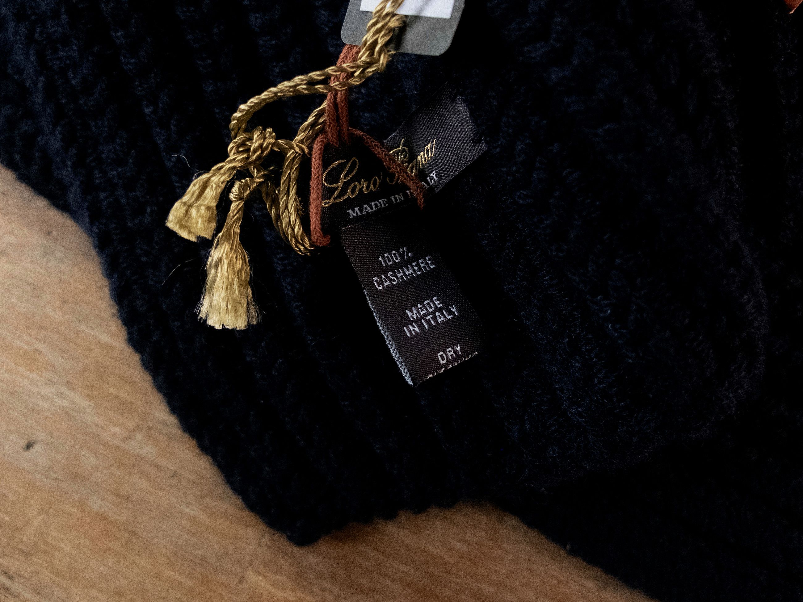 Loro Piana LORO PIANA solid navy blue ribbed cashmere scarf NWT Size ONE SIZE - 4 Thumbnail