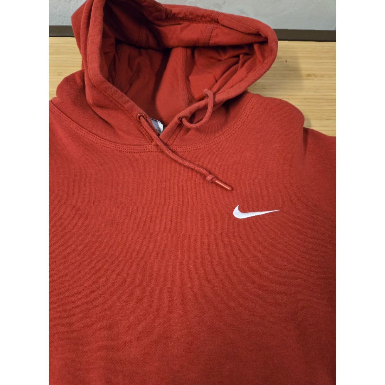 Nike Nike Hoodie Sweatshirt Men’s Large Solid Red Classic Swoosh Drawstring Pockets Size US L / EU 52-54 / 3 - 4 Thumbnail