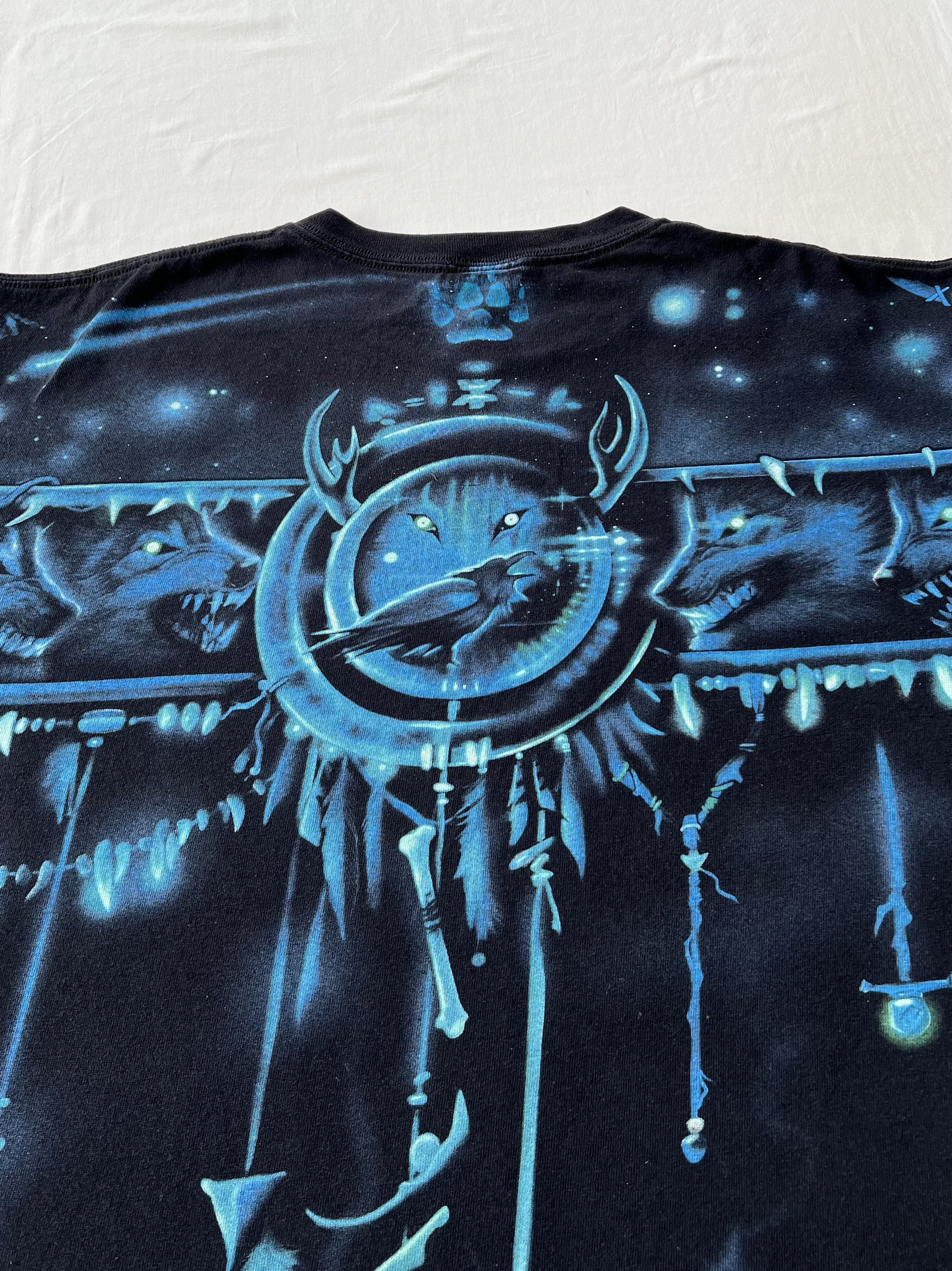 Liquid Blue Vintage 2001 Liquid Blue Wolf All Over Print AOP T-shirt Size US XL / EU 56 / 4 - 12 Thumbnail