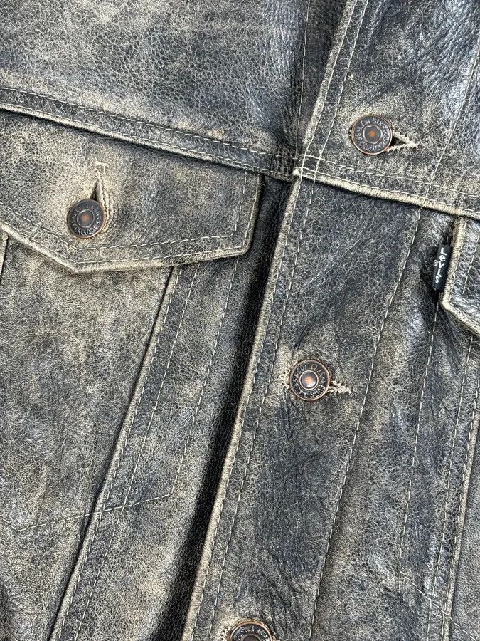 Levi's 1990s Levi’s Grey Eroded Leather Buttoned Trucker Jacket Size US M / EU 48-50 / 2 - 10 Thumbnail