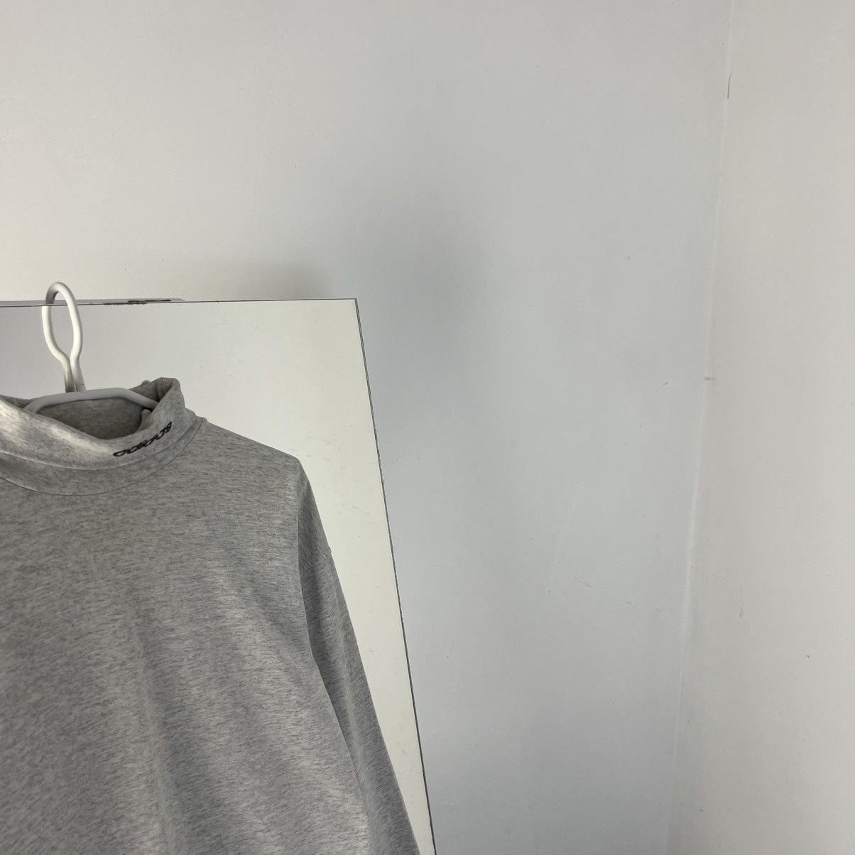 Adidas Vintage Y2K Adidas Mini Logo Turtleneck Long Sleeve Size US M / EU 48-50 / 2 - 2 Thumbnail