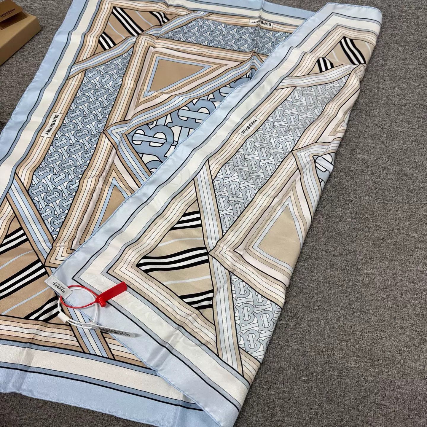 Burberry Burberry TB monogram geometric 90x90 silk scarf new unused Size ONE SIZE - 4 Thumbnail