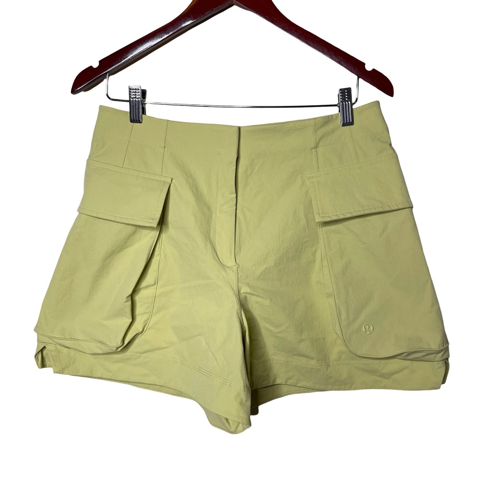 Lululemon Lululemon Relaxed Fit Super High Rise Cargo Short Lime 12 Size 34" / US 12 / IT 48 - 1 Thumbnail