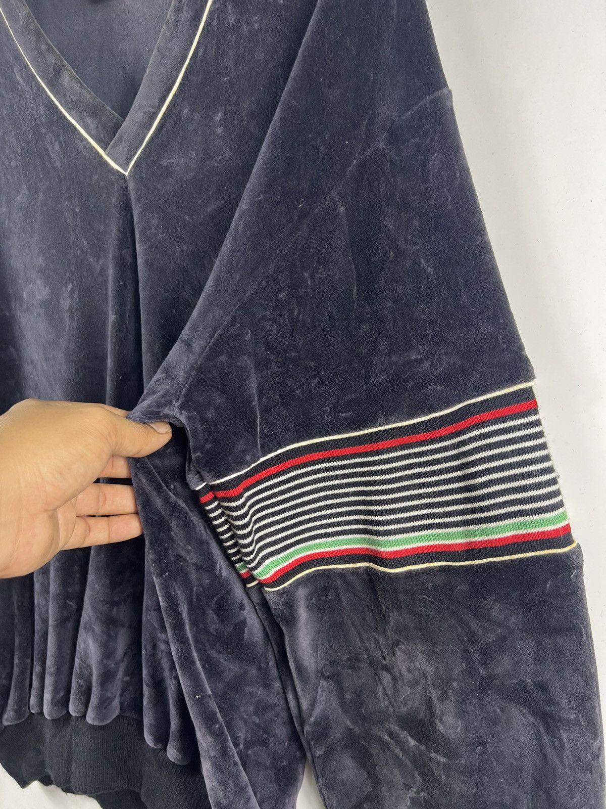 California Arts. × Other 🔥 Vintage Capri California V-neck Velvet long sleeves Size US L / EU 52-54 / 3 - 6 Thumbnail