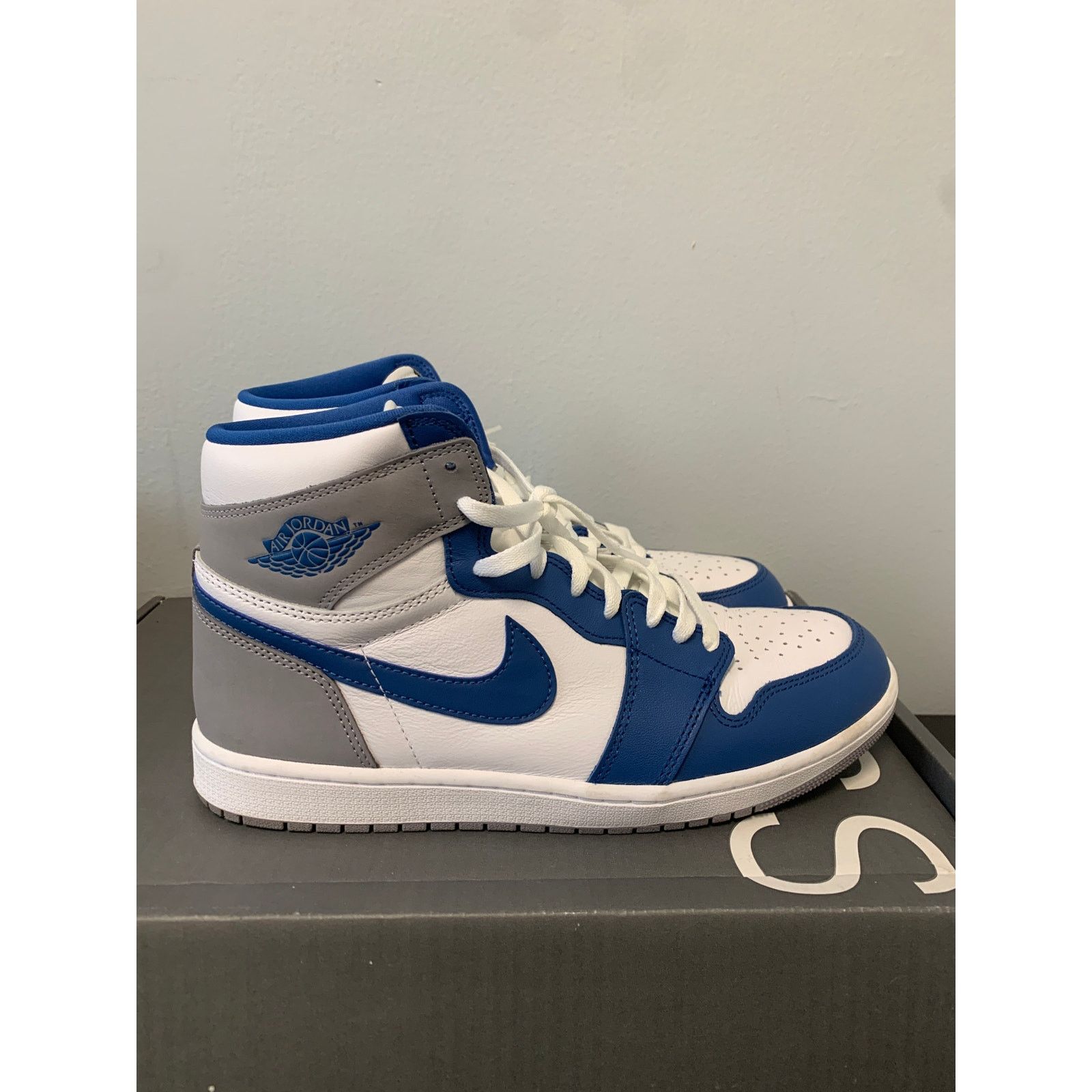 Nike Nike Air Jordan 1 Retro High OG True Blue Size 11 Used Size US 11 / EU 44 - 1 Thumbnail