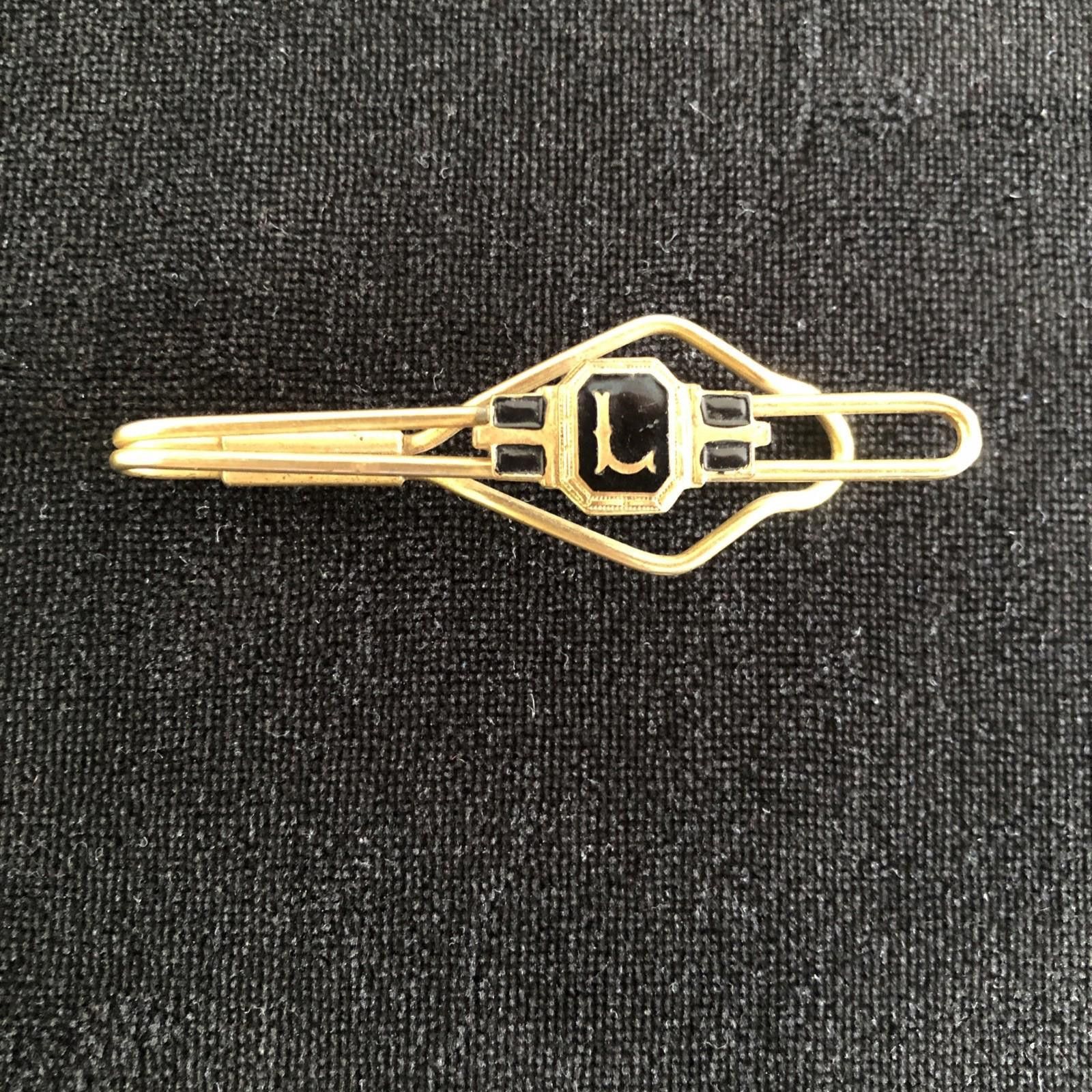 The Unbranded Brand Vintage Monogram “L” Tie Clip Gold Toned Size ONE SIZE - 1 Thumbnail