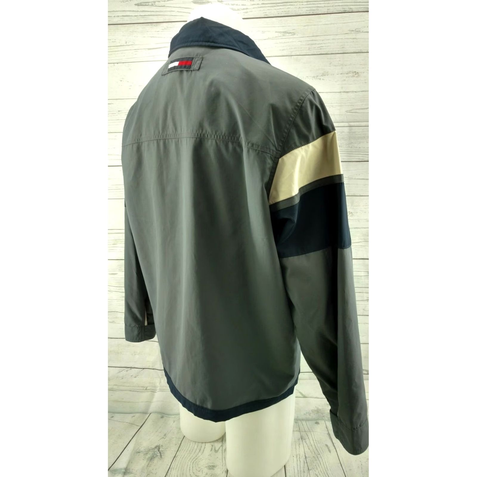 Tommy Hilfiger Tommy Hilfiger Jacket Medium Mens Full Zip Button Gray Blue White Size US M / EU 48-50 / 2 - 6 Thumbnail