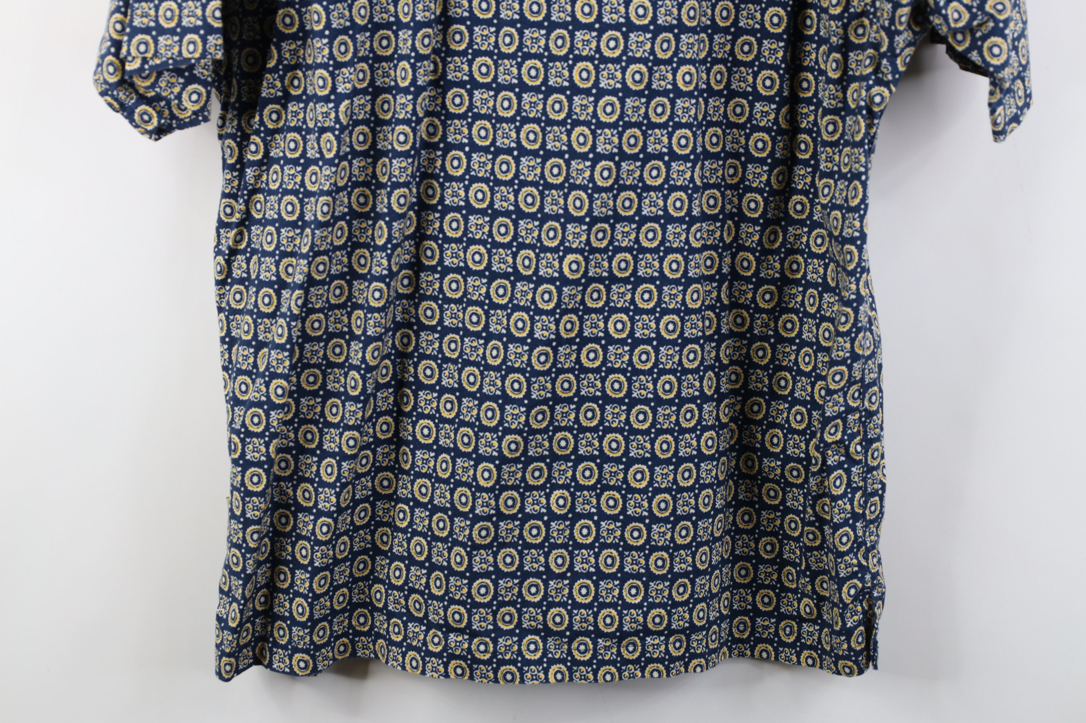 Vintage Vintage 90s Streetwear Geometric Baggy Collared Button Shirt Size US M / EU 48-50 / 2 - 10 Thumbnail