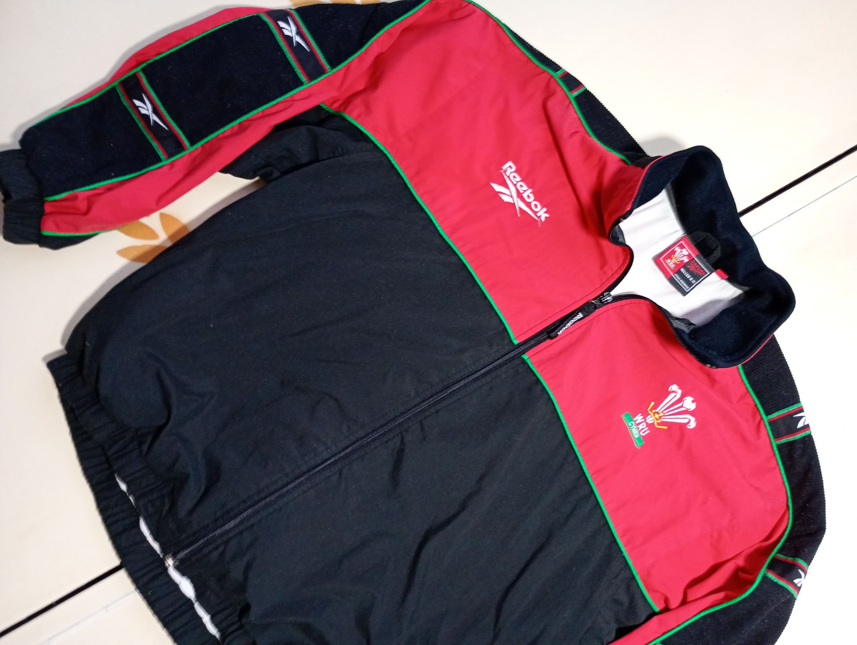Reebok Reebok Wales Rugby Team Track Top Jacket 1998-1999 Size US M / EU 48-50 / 2 - 4 Thumbnail