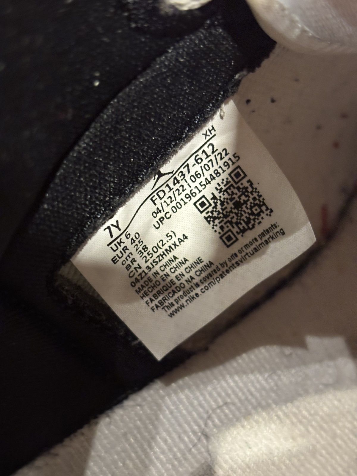 Jordan Brand Jordan 1 Retro ‘Chicago Lost And Found’ Size US 7 / EU 40 - 6 Thumbnail