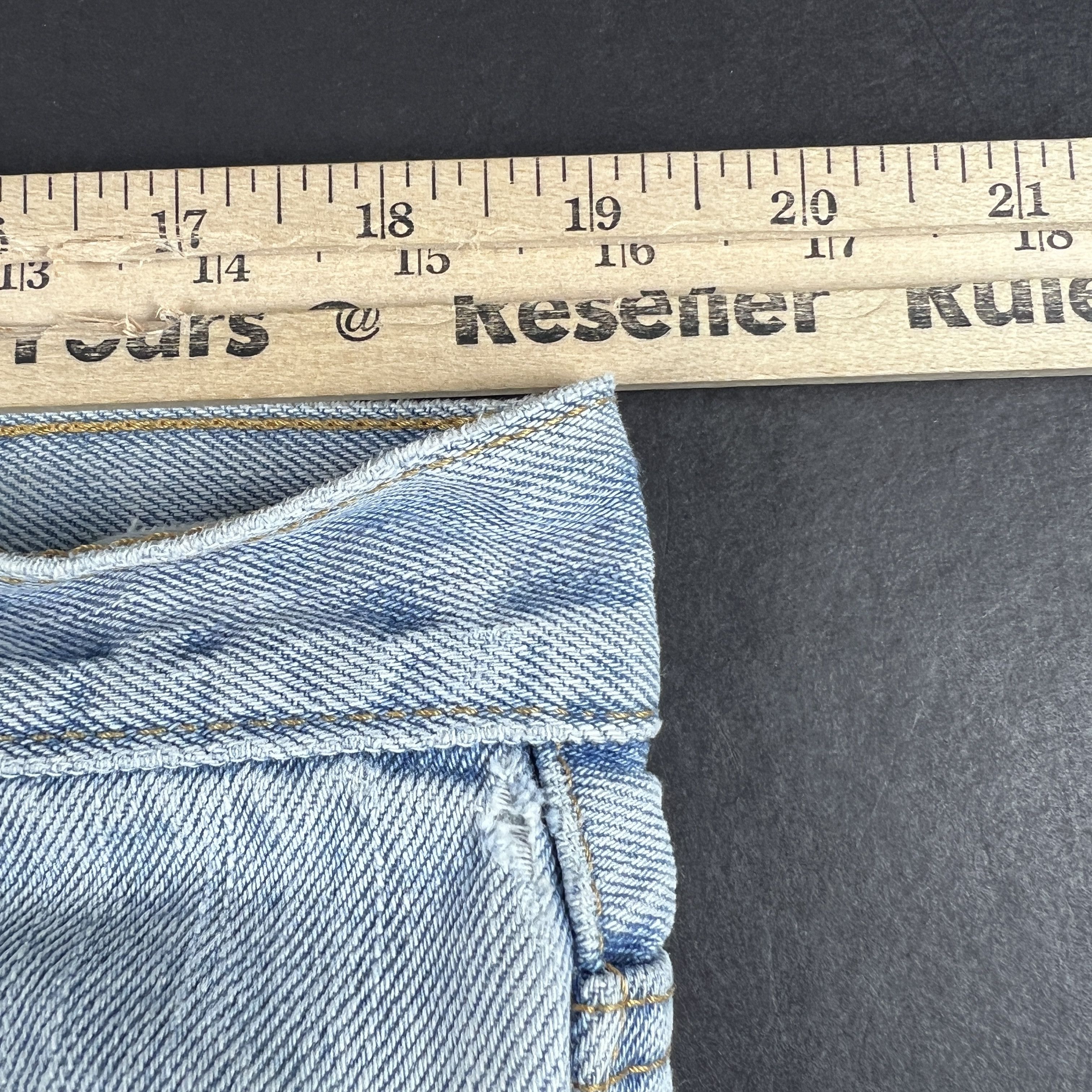 Levi's × Vintage Y2K Levi's Jeans 560 Loose Tapered Light Blue Faded Denim Size US 38 / EU 54 - 23 Thumbnail