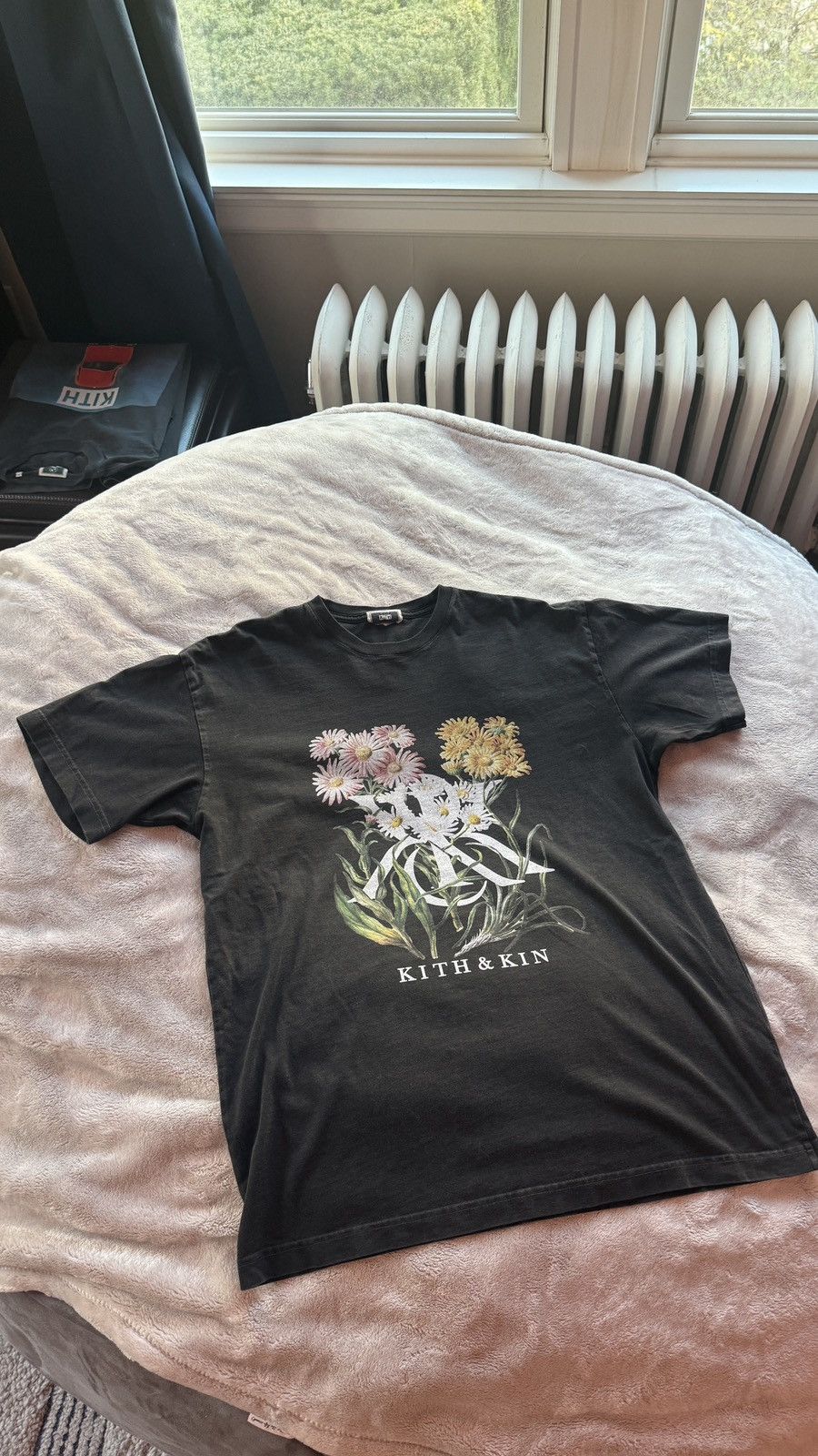 Kith Kith & Kin Flowers tee Size US S / EU 44-46 / 1 - 1 Thumbnail