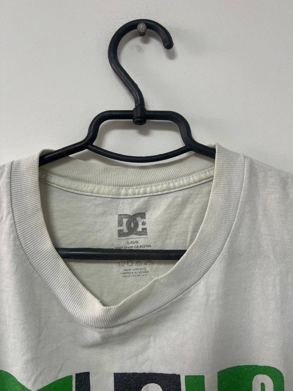 Other Vintage DC Shoes Usa T shirt Skate Sk8 Big logo Rare Hype L Size US L / EU 52-54 / 3 - 3 Thumbnail