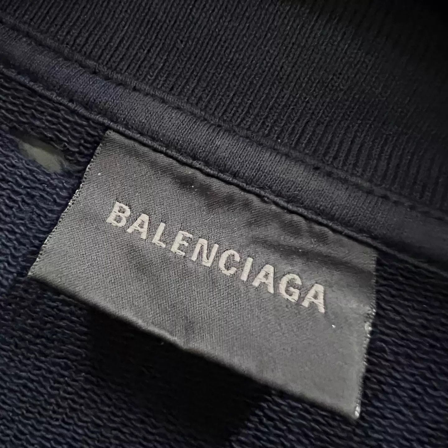 Balenciaga Balenciaga Distressed Tape Logo Crewneck Sweatshirt 3 Size US L / EU 52-54 / 3 - 2 Thumbnail