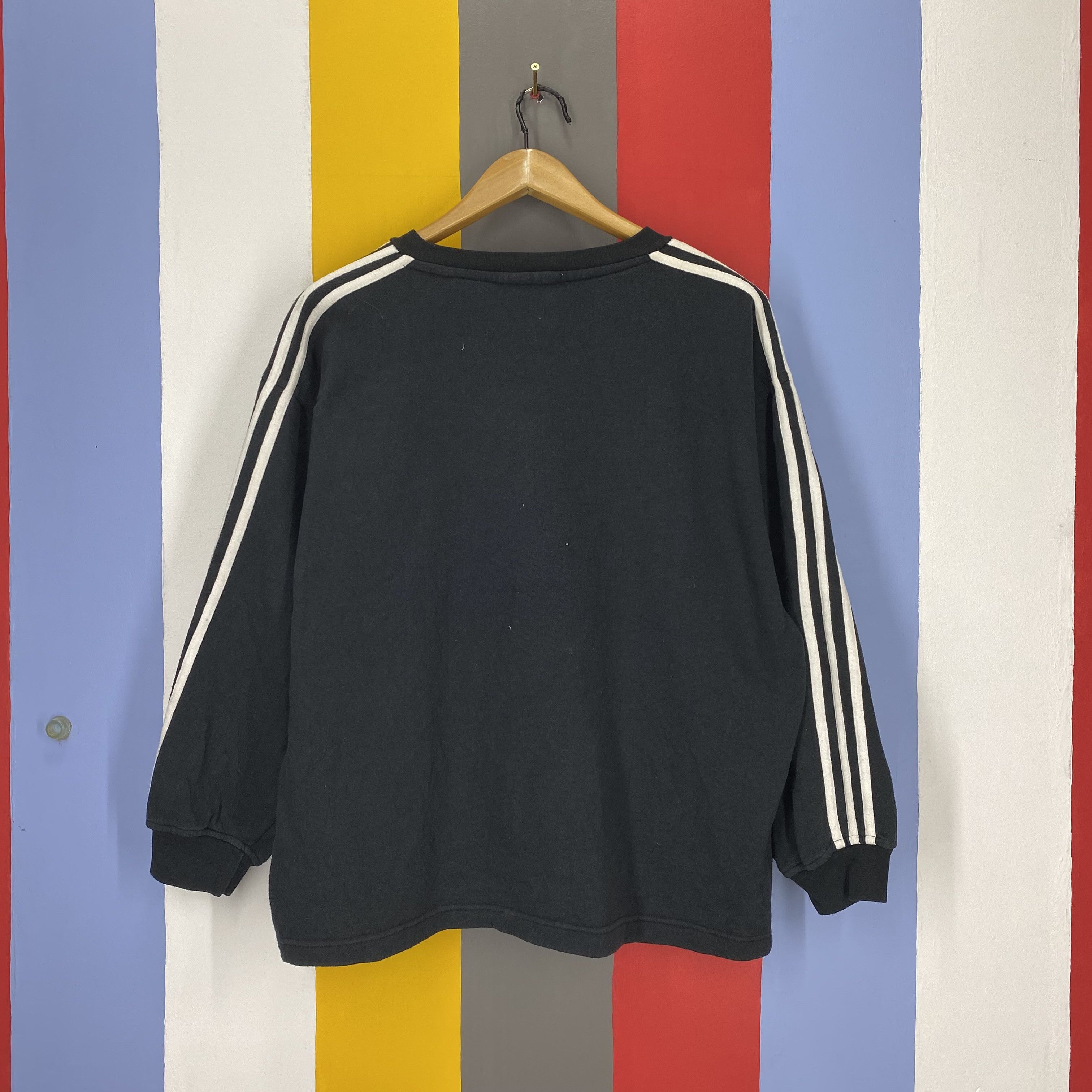 Adidas Vintage ADIDAS THREE STRIPE V Neck Sweatshirt #1889/09 Size US M / EU 48-50 / 2 - 9 Thumbnail