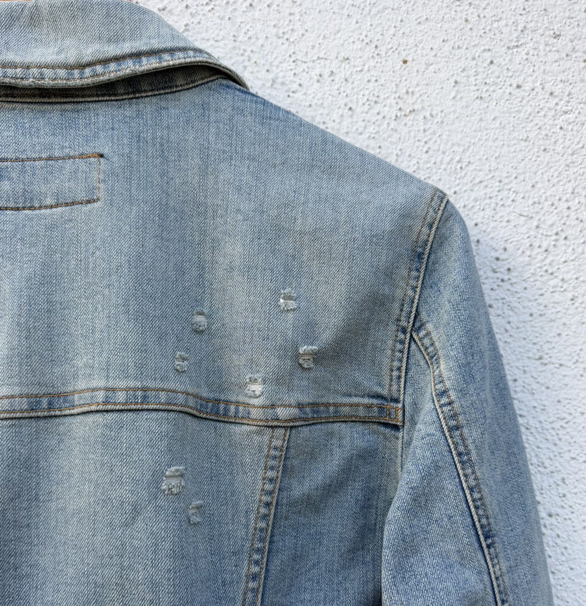 Dolce & Gabbana D&G Distressed Denim Jacket Light Wash Vintage Size XS / US 0-2 / IT 36-38 - 15 Thumbnail