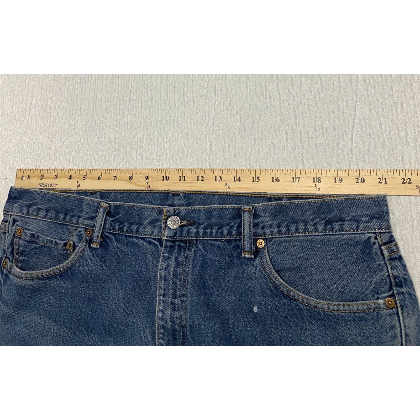 Levi's VINTAGE Levis 505 Jeans Blue Denim Straight Fit 42x32 Mens Jeans 5-Pocket Regular 100% Cotton Blue Denim USA Levi's 500 Series Mens Size US 42 / EU 58 - 6 Thumbnail