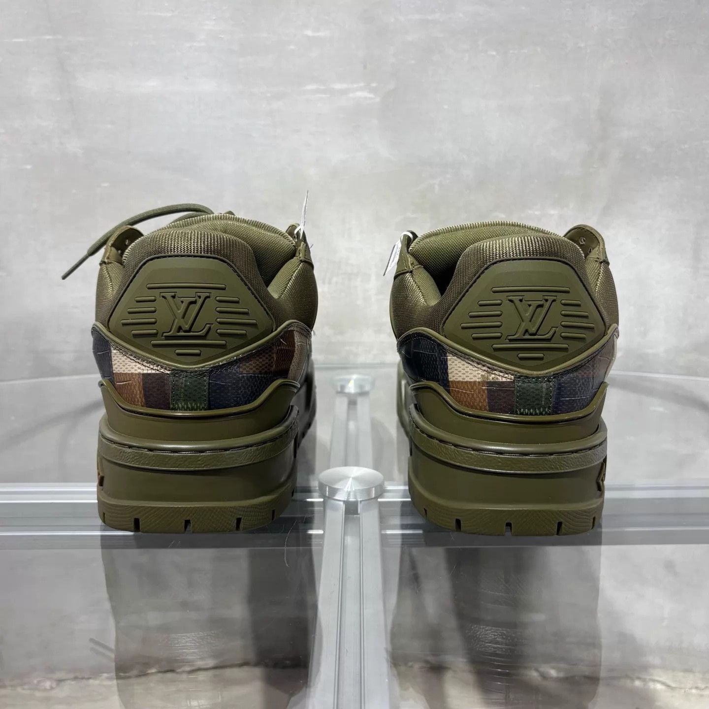 Louis Vuitton LV Trainer Pharrell x Camo Pang Ding UK8/42 Size US 9 / EU 42 - 6 Thumbnail