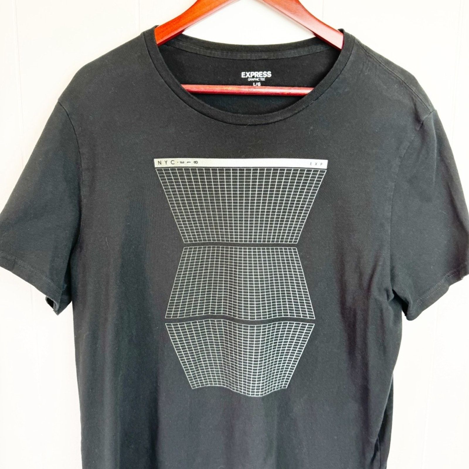 Express Express Black Cotton Graphic Tee Shirt Men’s Size Large Size US L / EU 52-54 / 3 - 3 Thumbnail