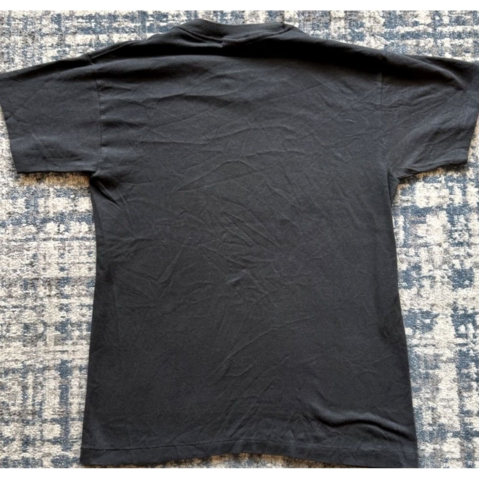 Nike VINTAGE Nike Big Logo T Shirt Chicago Bulls Size M Black Red Sports NBA 80s T-Shirt Mens Signs Logo 80s Theme Size US M / EU 48-50 / 2 - 7 Thumbnail